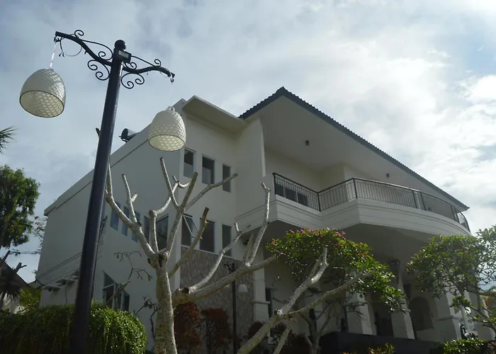 Flamingo Aquila Hotel 3*